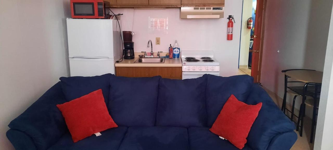 Model Towne Inn Motel Gwinn Εξωτερικό φωτογραφία
